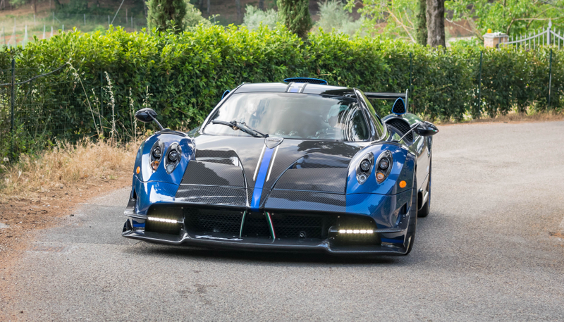 Illustration for article titled A Pagani Rally In Italy Puts All Other Car Meets To Shame